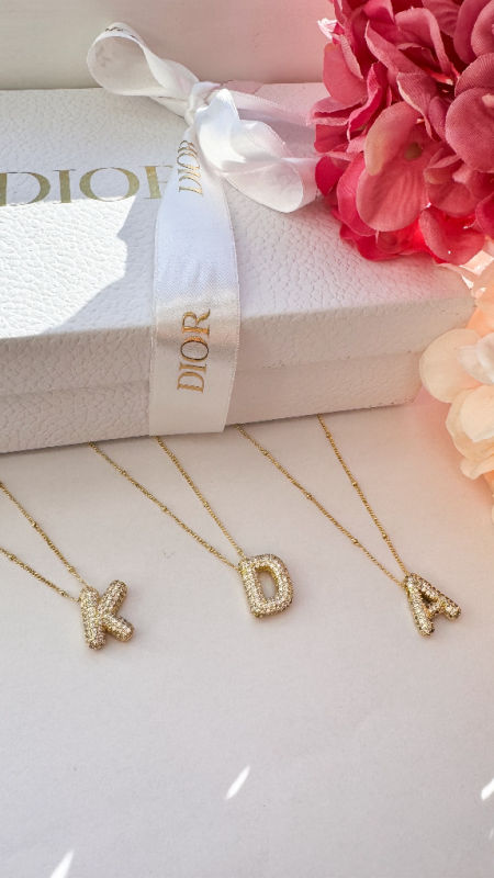 Naszyjnik-literka z diamencikami