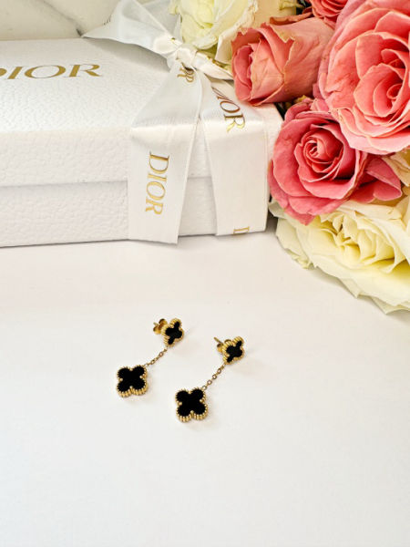 Wiszące czarne koniczynki