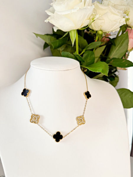 Naszyjnik-łączone czarne koniczynki z diamencikami