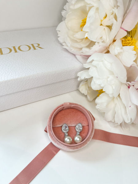 Wiszące perły z diamentem