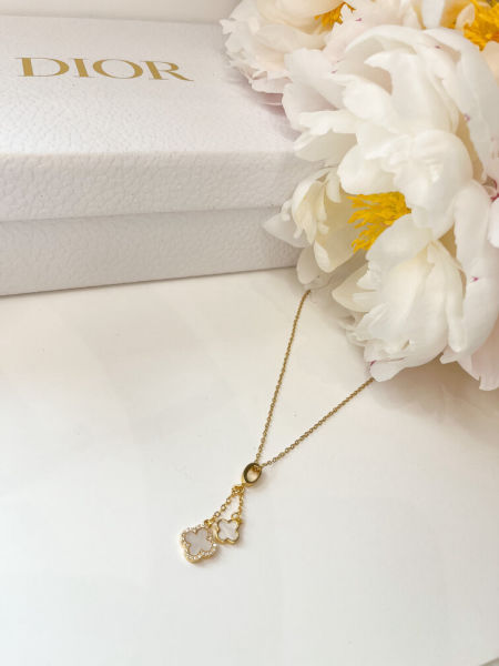 Naszyjnik-dwie łączone koniczynki