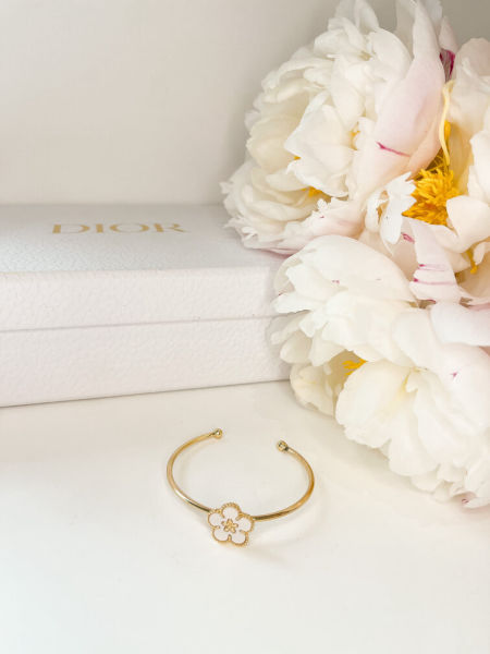 Bransoletka z kwiatem-perłowa
