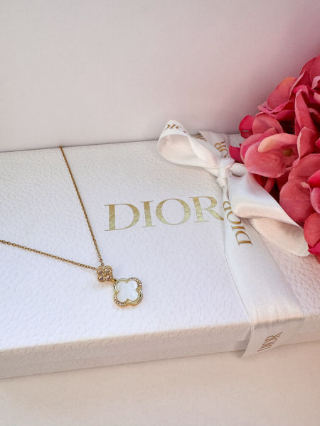 Naszyjnik-perłowa koniczynka z diamencikami